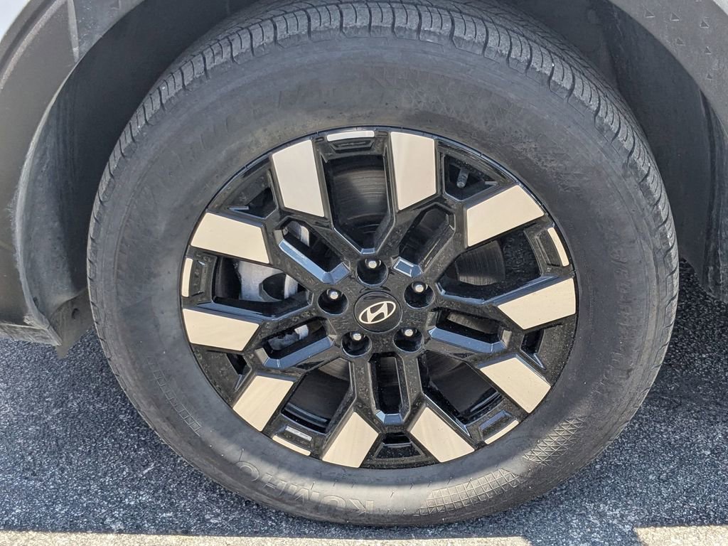 Used 2025 Hyundai Santa Cruz SEL image 32