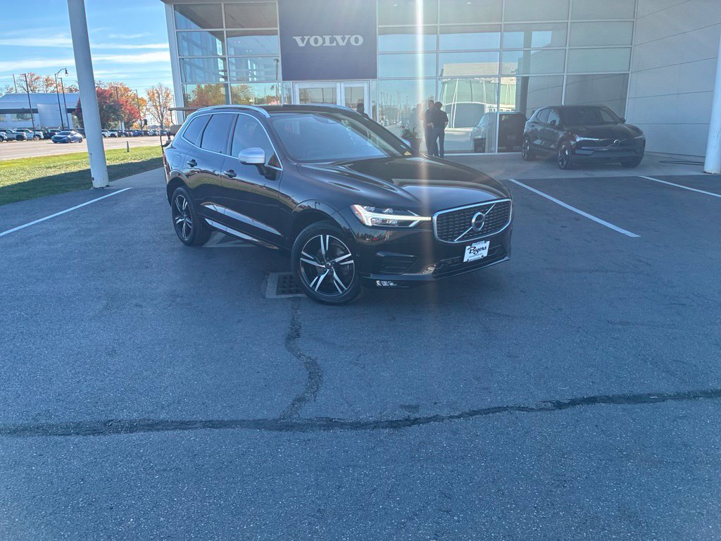 Used 2018 Volvo XC60 T5 R-Design w/ Convenience Package AWD/4WD image 2