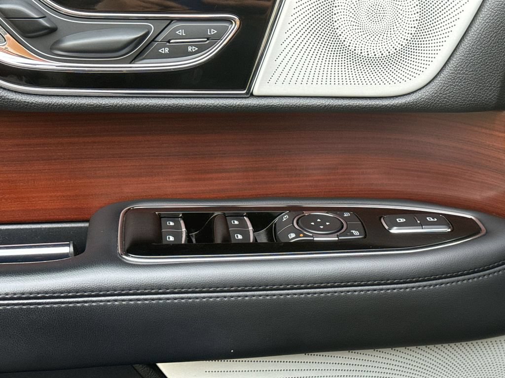 Used 2021 Lincoln Navigator Reserve w/ Luxury Package AWD/4WD image 15