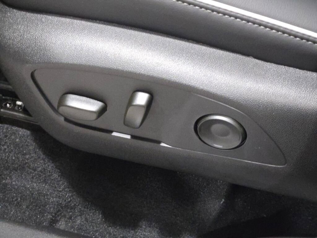 New 2026 Buick Enclave Sport Touring w/ LPO, Floor Liner Package image 25