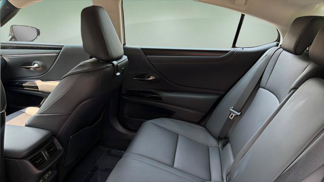Certified 2024 Lexus ES 300h w/ Premium Package FWD image 19