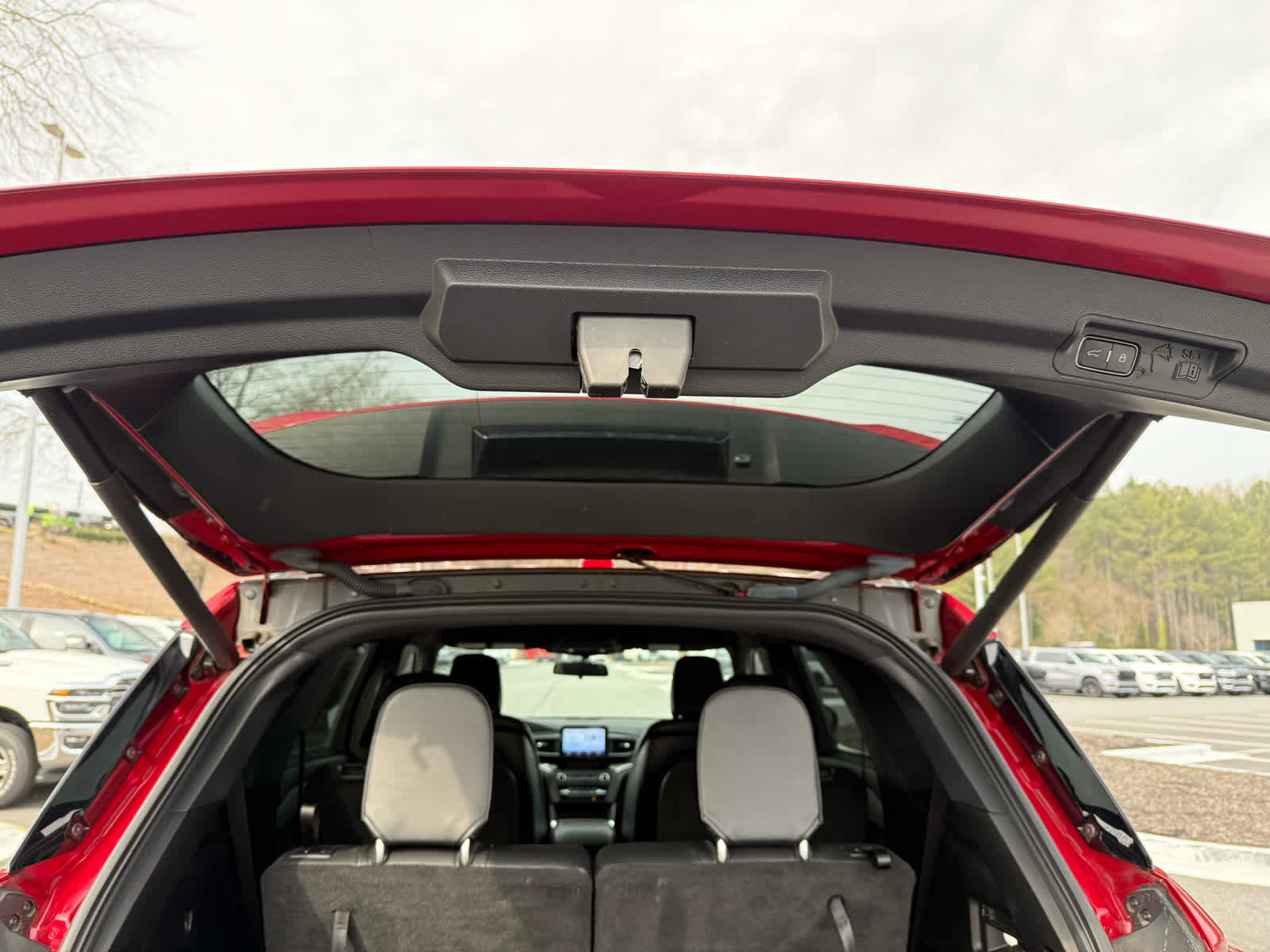 Used 2020 Ford Explorer XLT w/ Equipment Group 202A image 33