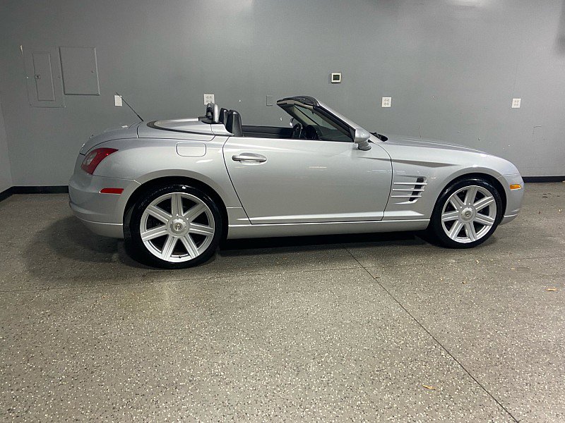 Used 2007 Chrysler Crossfire Limited image 10
