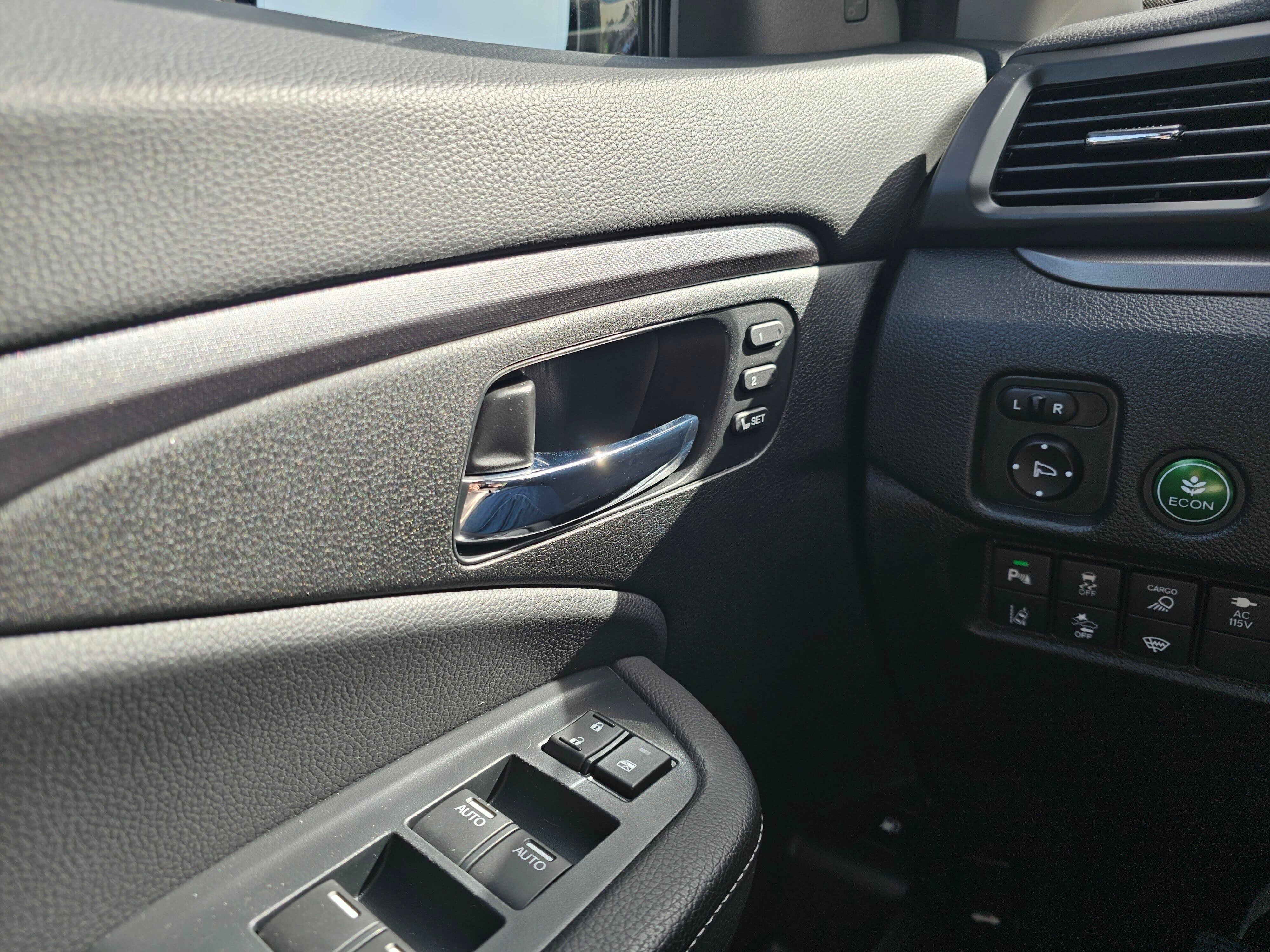 Used 2023 Honda Ridgeline RTL-E image 32