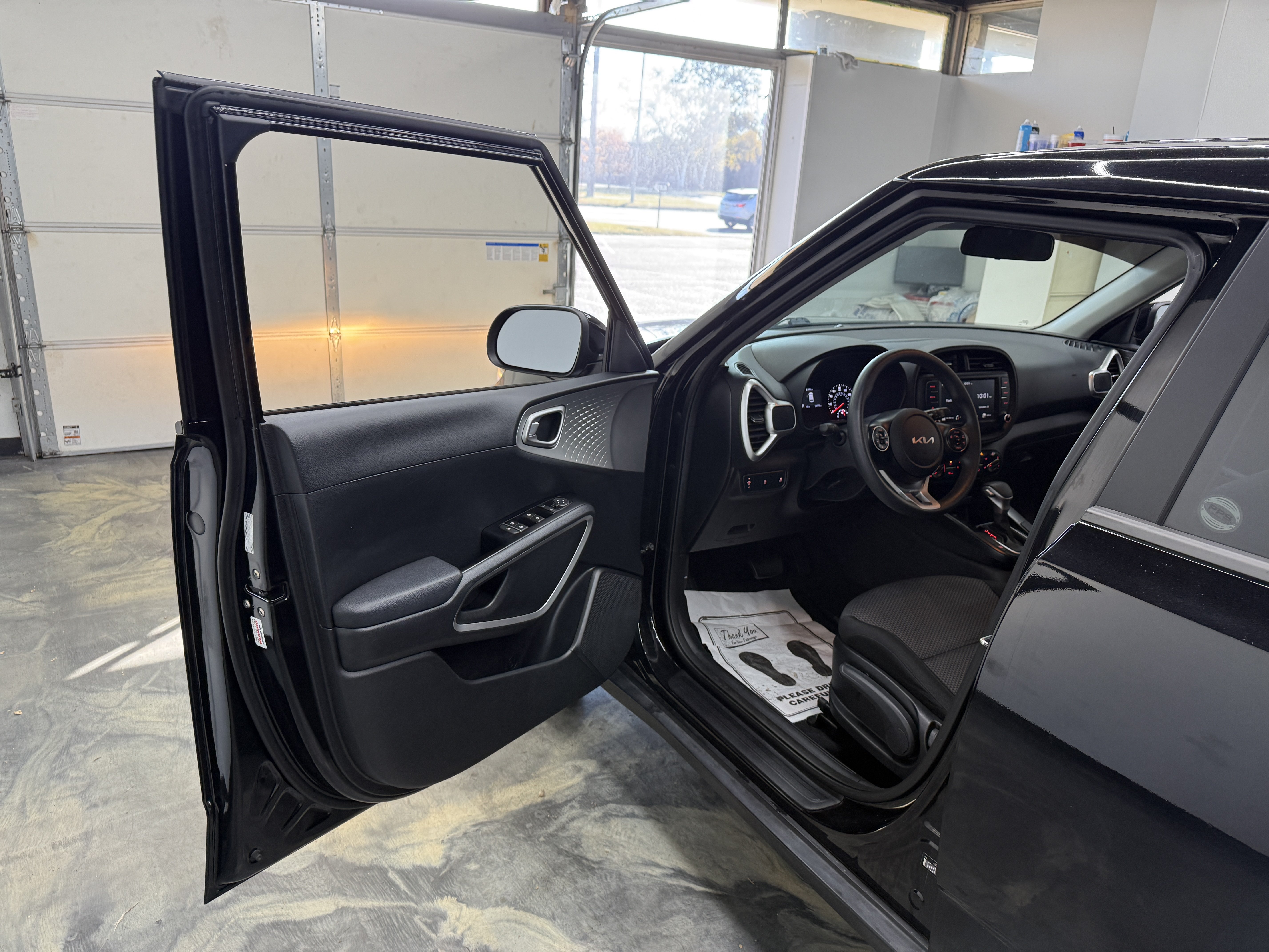 Used 2022 Kia Soul LX FWD image 9