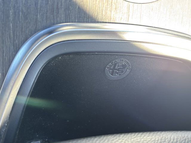 Used 2021 Alfa Romeo Stelvio Ti AWD/4WD image 43