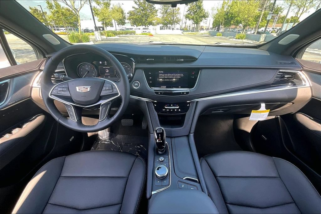 New 2026 Cadillac XT5 Premium Luxury w/ LPO, ONYX Package FWD image 7