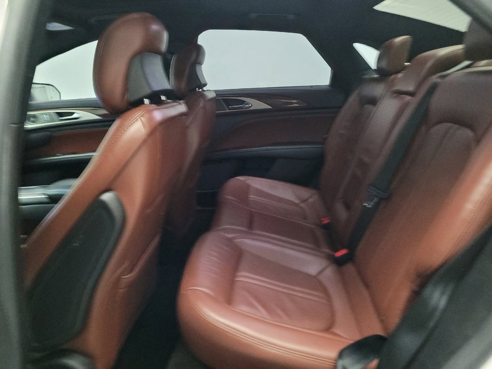 Used 2019 Lincoln MKZ Reserve FWD image 18