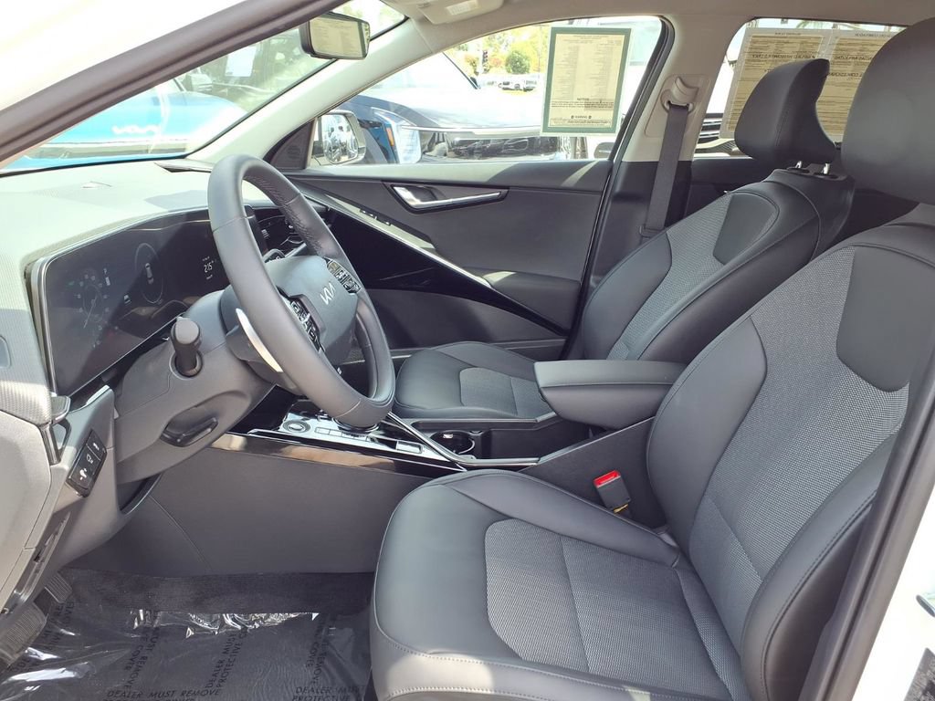 Certified 2024 Kia Niro Wind FWD image 6
