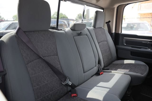 Used 2017 RAM 1500 SLT RWD image 17