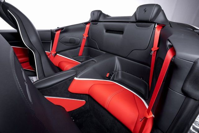 Certified 2025 Ferrari Roma Spider image 27