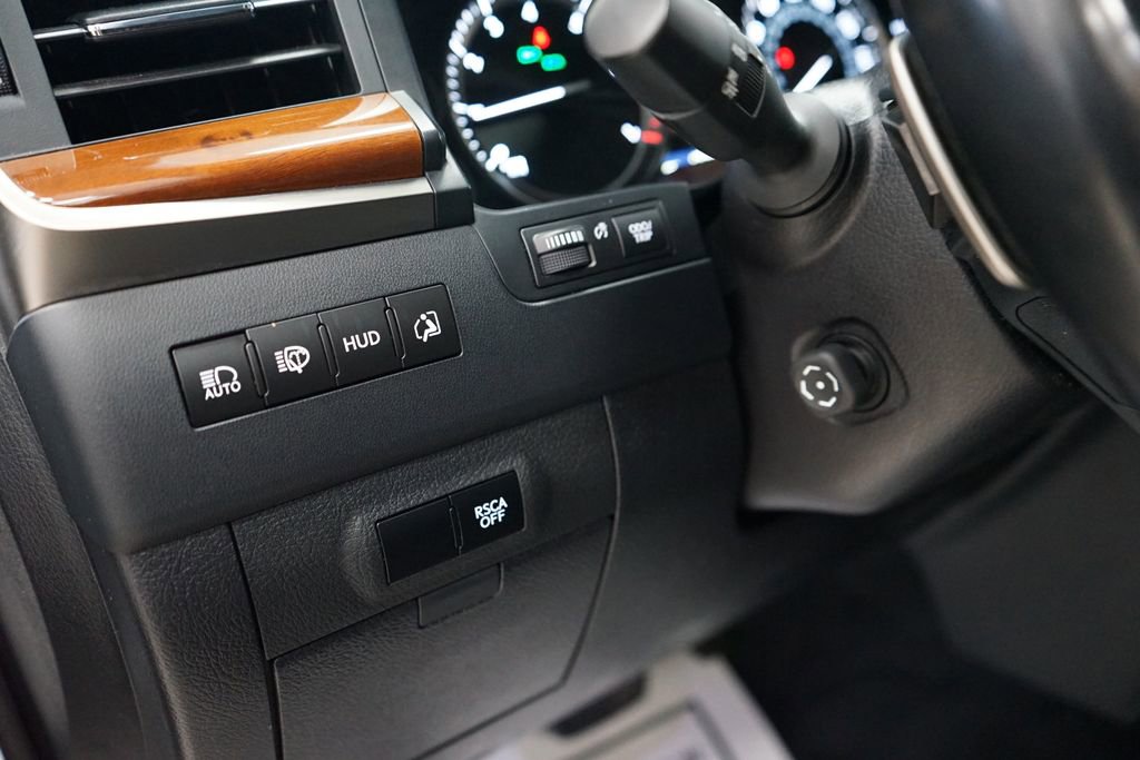 Used 2017 Lexus LX 570 4WD w/ Luxury Package image 38