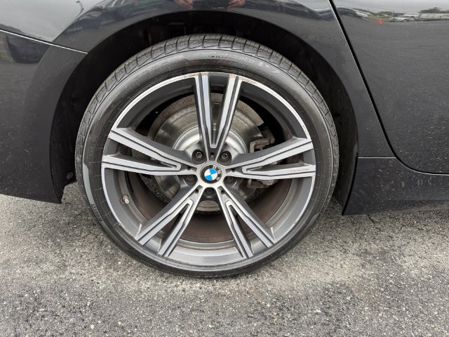 Used 2023 BMW 330i xDrive Sedan w/ Premium Package AWD/4WD image 39