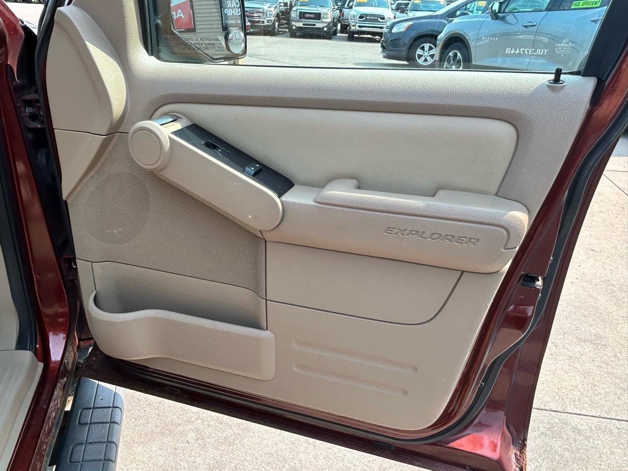 Used 2010 Ford Explorer Sport Trac XLT AWD/4WD image 16
