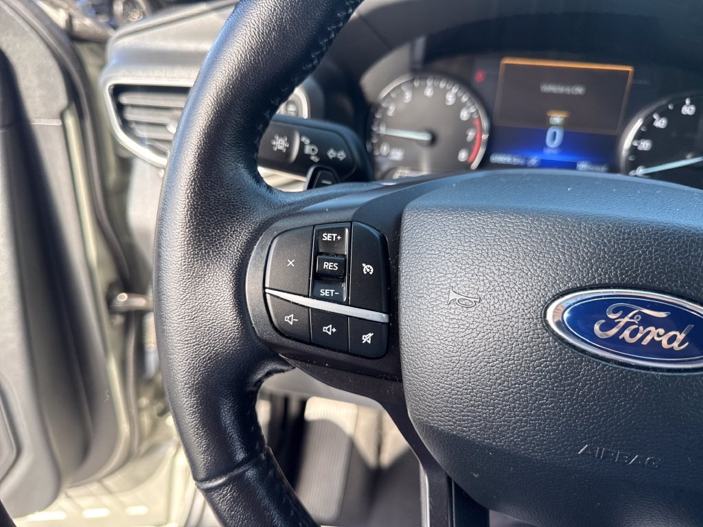Used 2020 Ford Explorer XLT w/ Equipment Group 202A AWD/4WD image 39