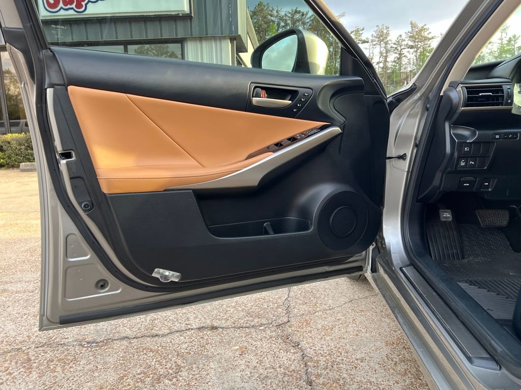 Used 2019 Lexus IS 300 image 11