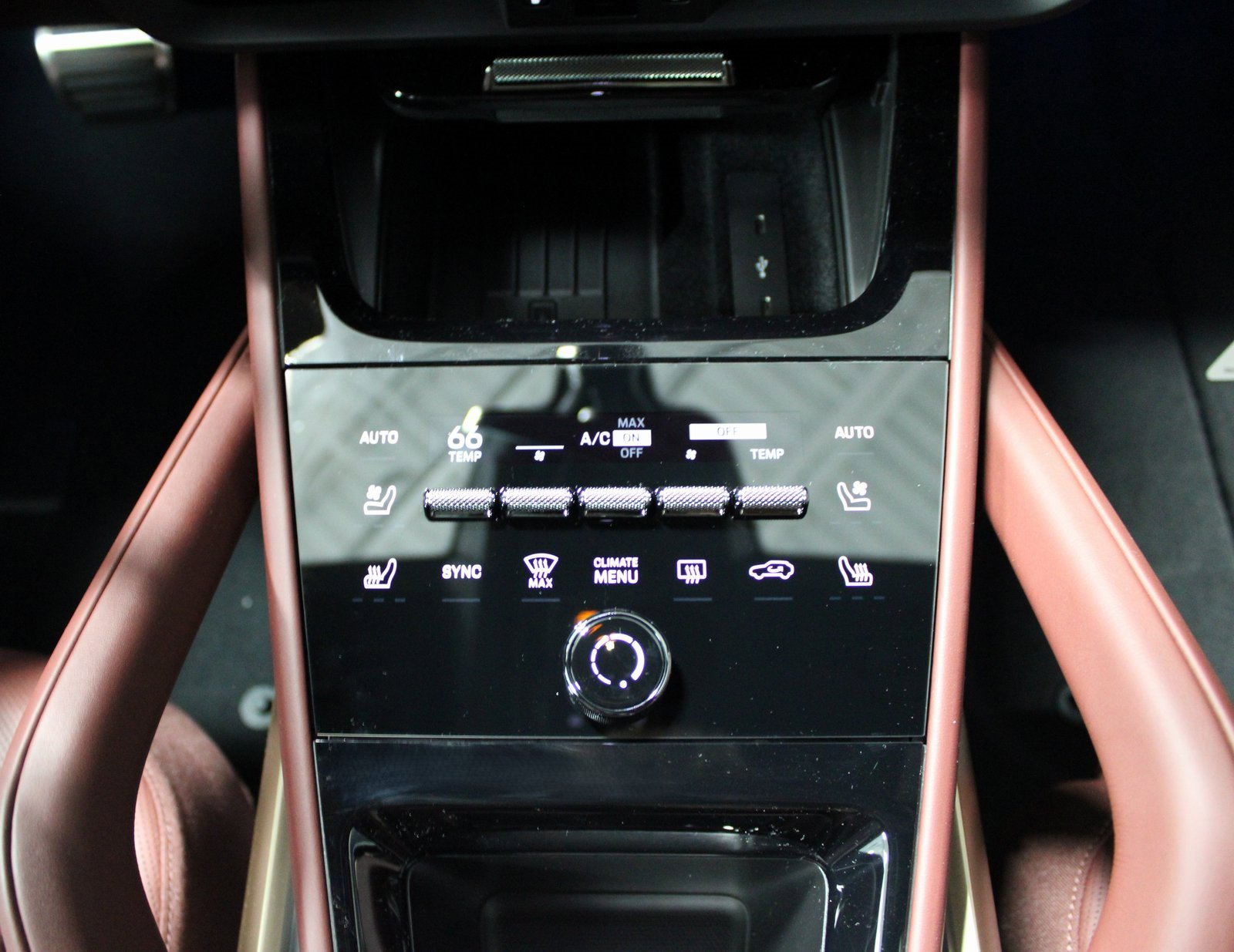 New 2025 Porsche Cayenne GTS image 33