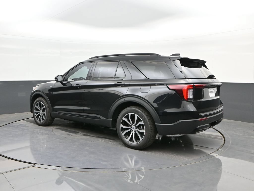 New 2026 Ford Explorer ST-Line RWD image 5
