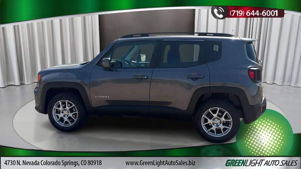 Used 2019 Jeep Renegade Latitude w/ Popular Equipment Group AWD/4WD image 2