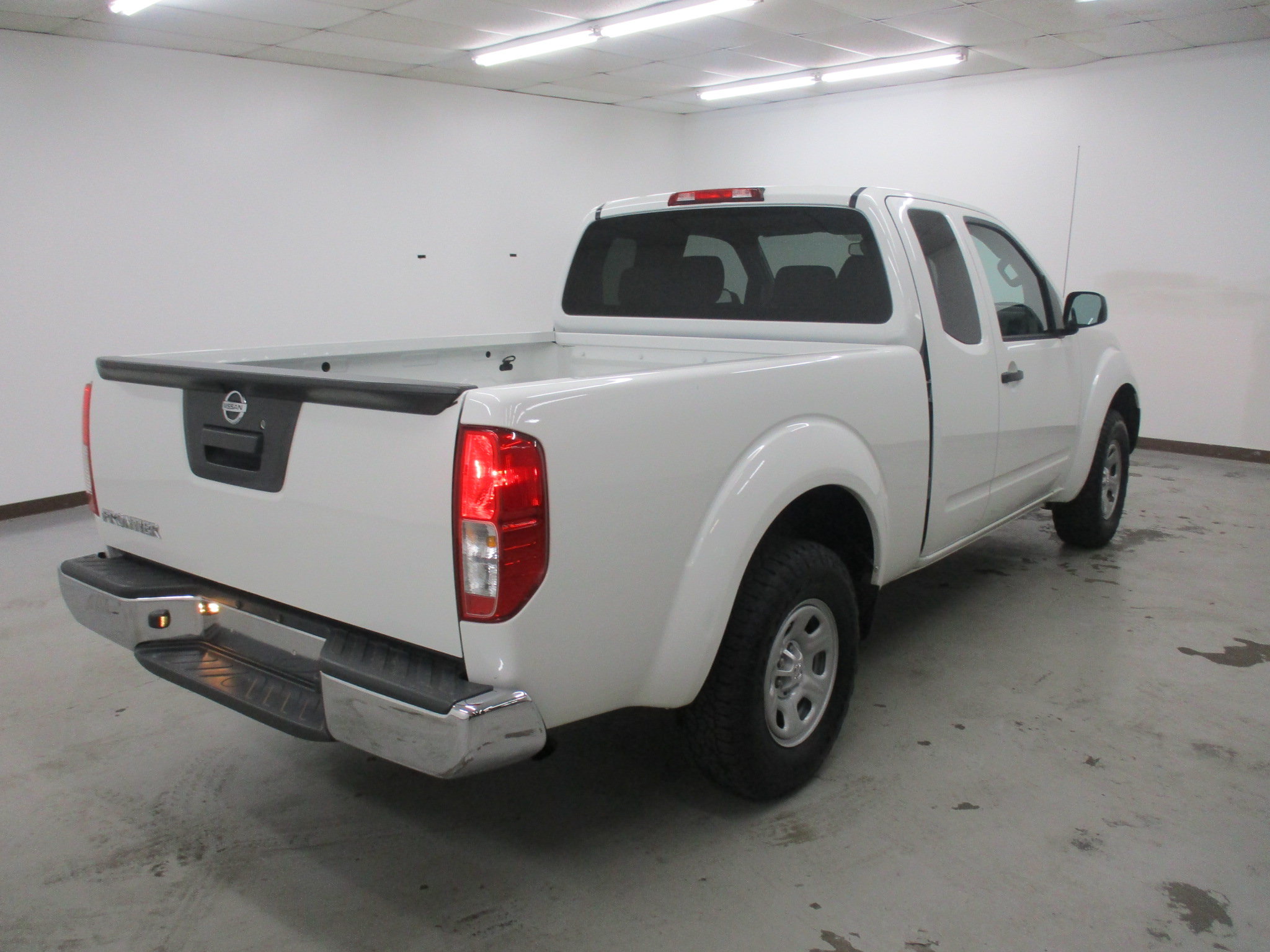 Used 2016 Nissan Frontier S RWD image 7
