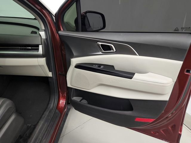 Used 2023 Kia Carnival LX FWD image 37