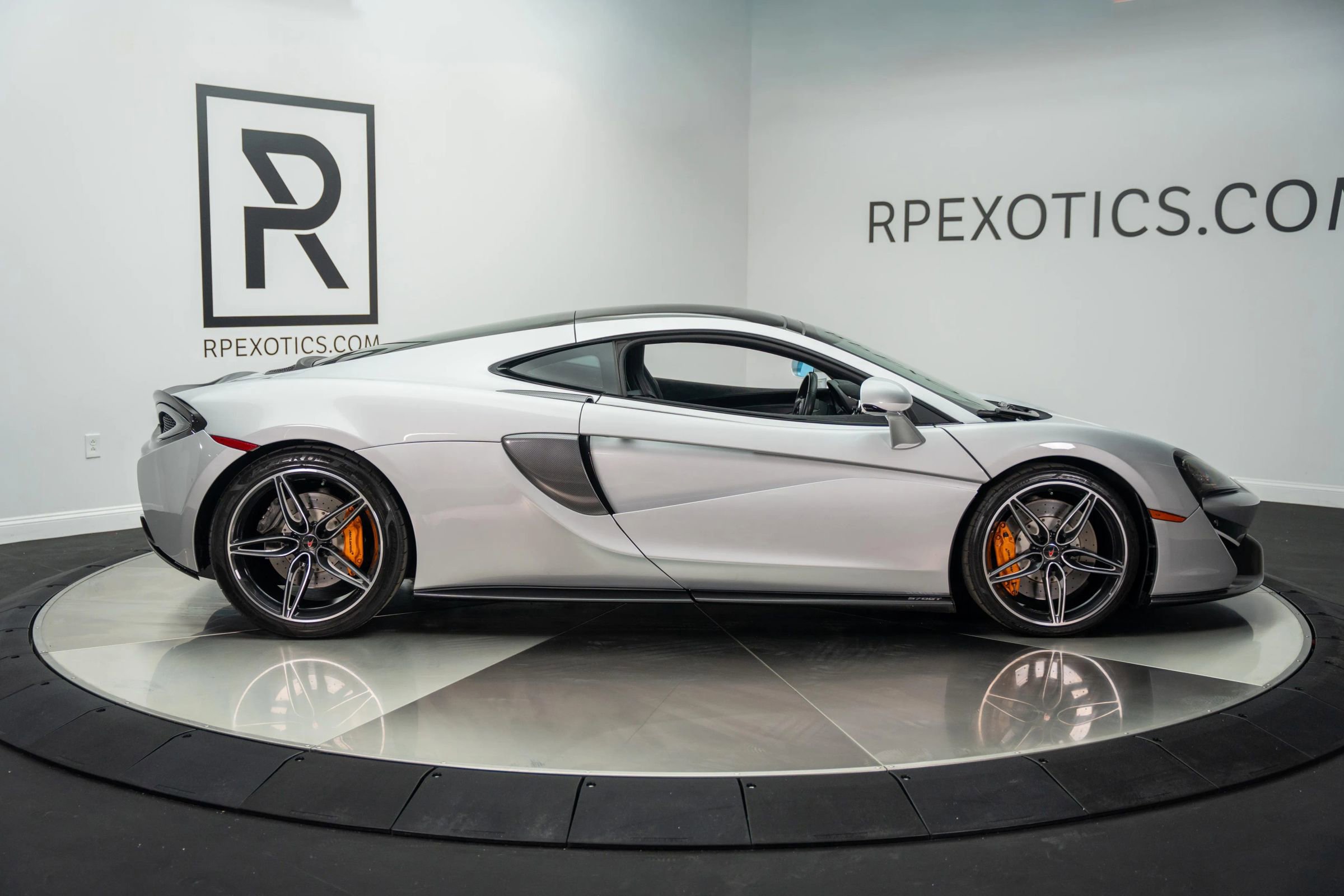 Used 2017 McLaren 570S image 10