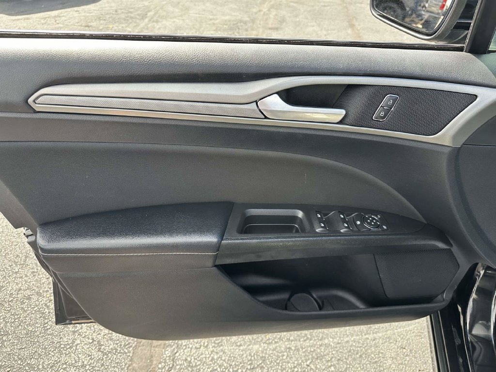 Certified 2020 Ford Fusion SE FWD image 9