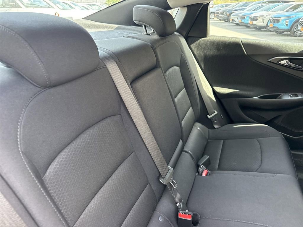Used 2025 Chevrolet Malibu LT FWD image 23