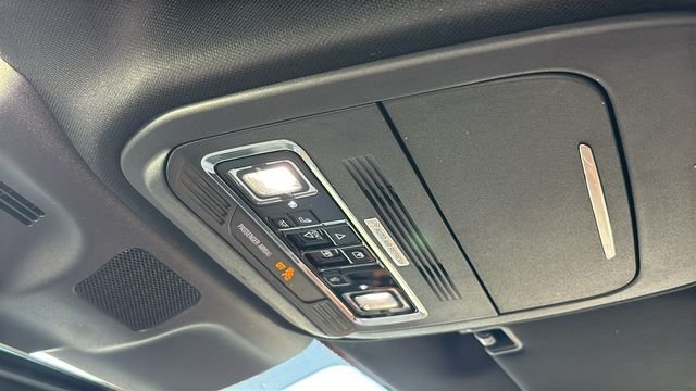 Used 2025 Lincoln Navigator Reserve AWD/4WD image 23