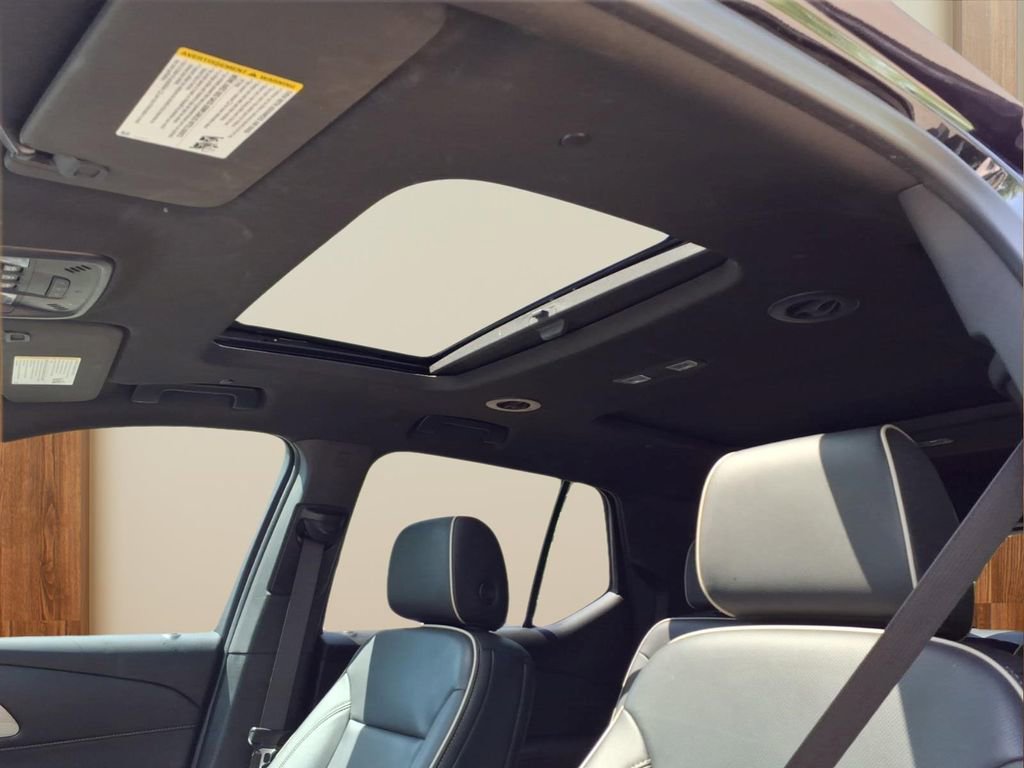 Certified 2023 Chevrolet Traverse Premier w/ Redline Edition FWD image 16
