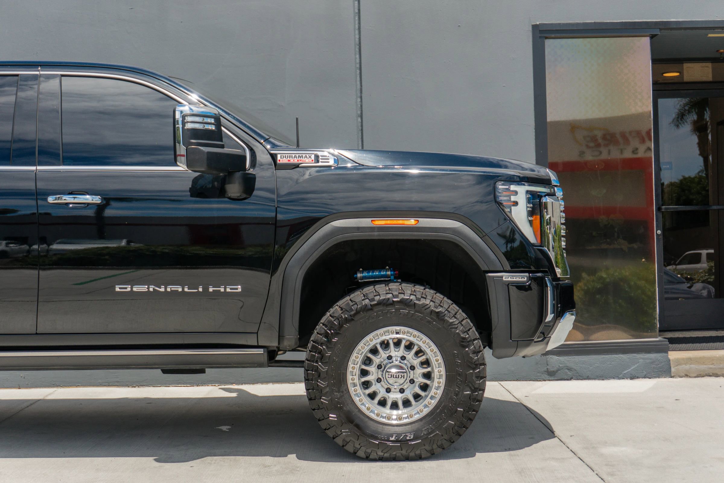 Used 2025 GMC Sierra 2500 Denali w/ Denali Reserve Package AWD/4WD image 40