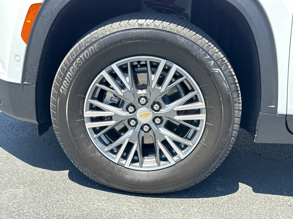 Used 2025 Chevrolet Traverse LT w/ Enhanced Driving Package FWD image 6