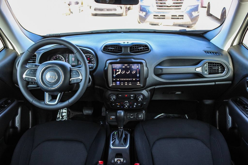 Used 2023 Jeep Renegade Latitude AWD/4WD image 13
