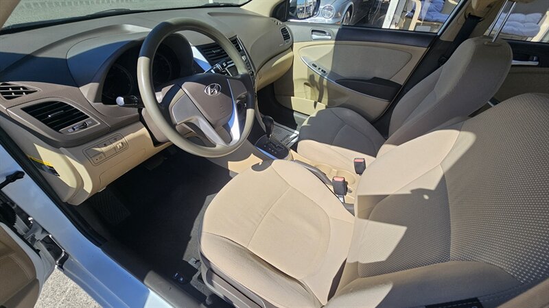 Used 2014 Hyundai Accent GLS FWD image 10
