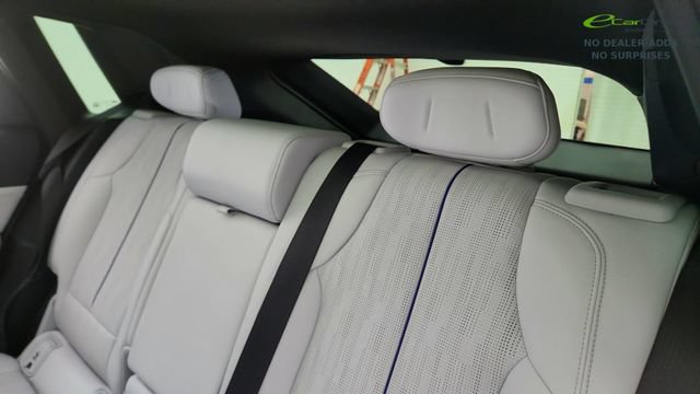 Used 2024 Cadillac Lyriq Luxury RWD image 32