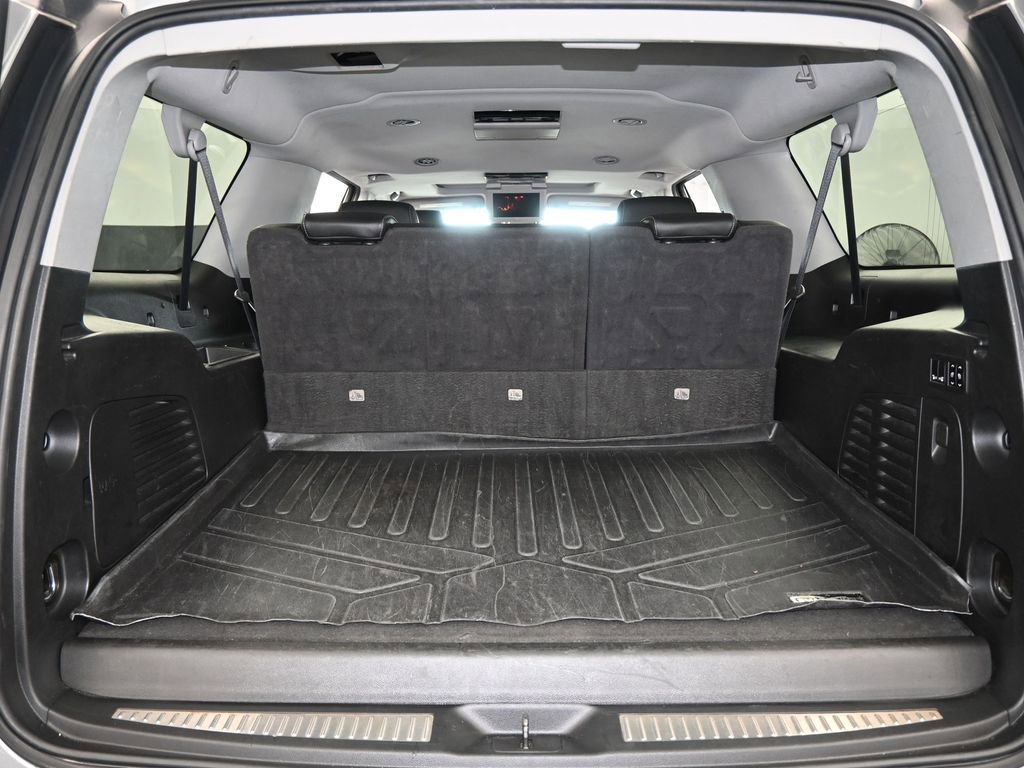 Used 2020 Chevrolet Suburban LT image 43
