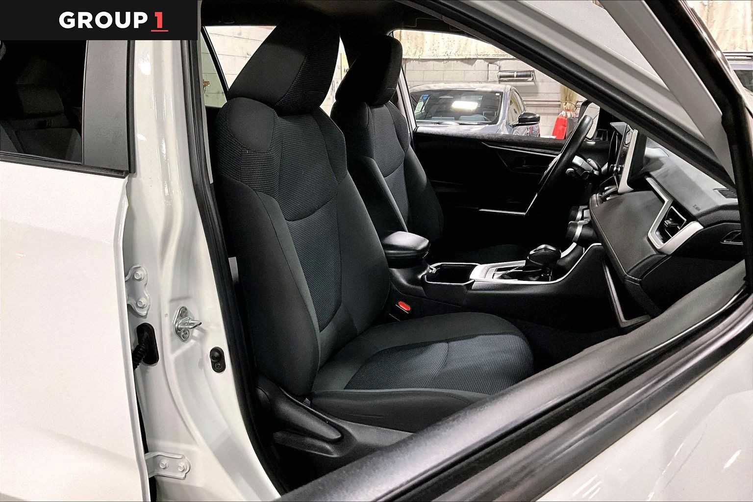 Used 2023 Toyota RAV4 LE FWD image 9