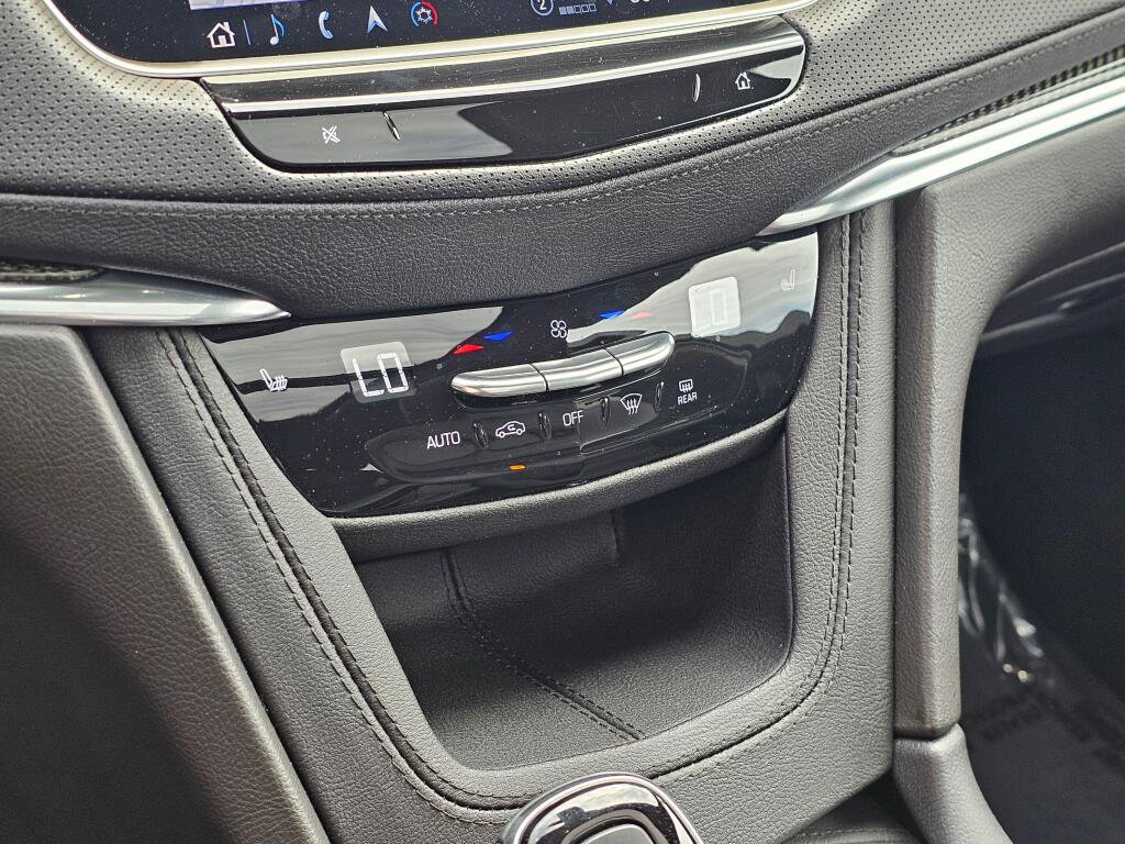Certified 2023 Cadillac XT5 Sportv w/ Technology Package AWD/4WD image 34