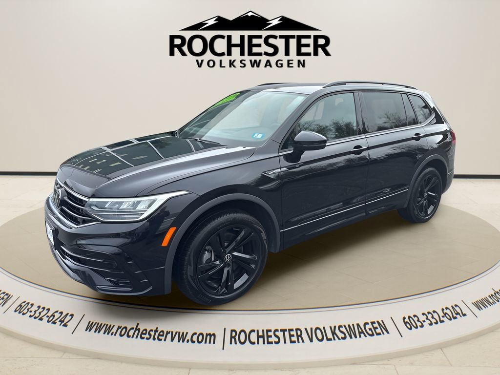 Used 2024 Volkswagen Tiguan SE R-Line AWD/4WD image 2