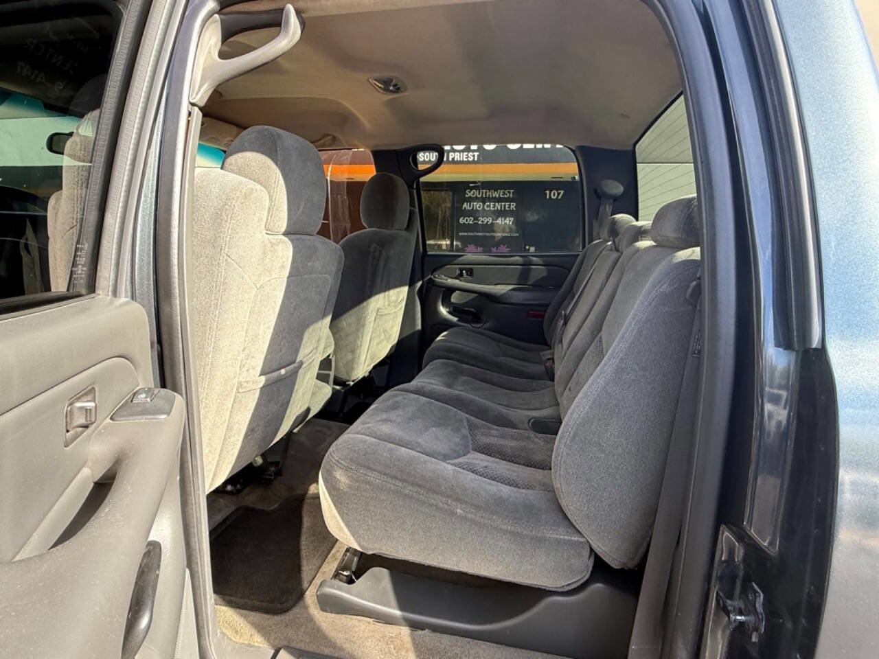 Used 2004 Chevrolet Silverado 2500 LS w/ Skid Plate Package image 8