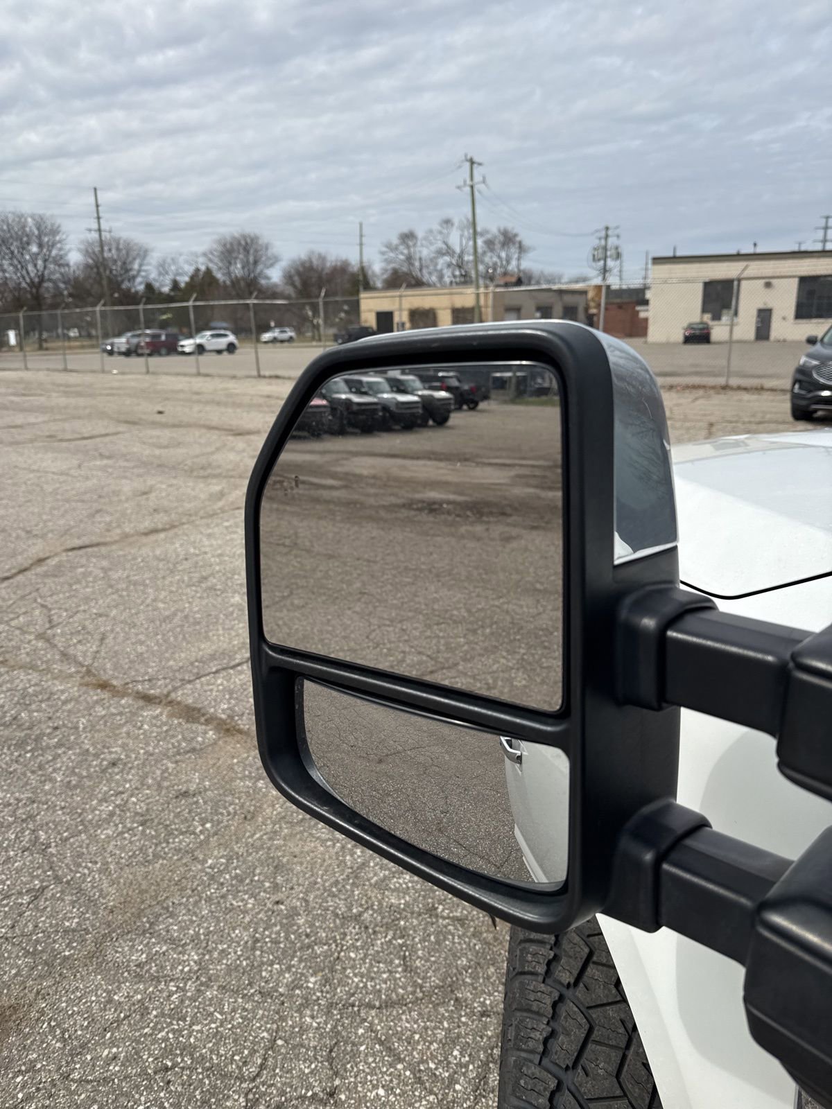 Used 2020 Ford F350 Platinum w/ FX4 Off-Road Package image 21