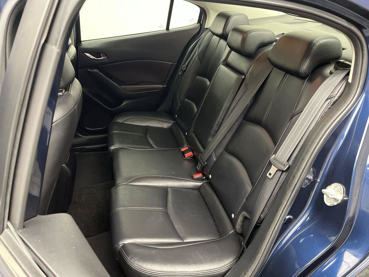 Used 2018 MAZDA MAZDA3 Touring FWD image 10