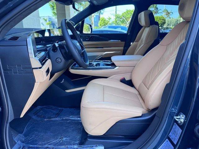 New 2025 Cadillac Escalade IQ Luxury 2 w/ LPO, Radiant Package image 16