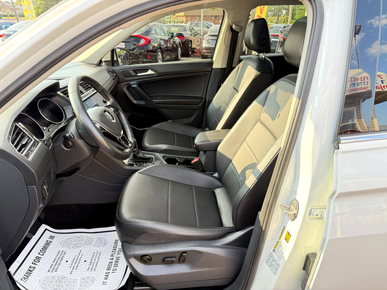 Used 2019 Volkswagen Tiguan SE w/ Panoramic Sunroof Package image 12