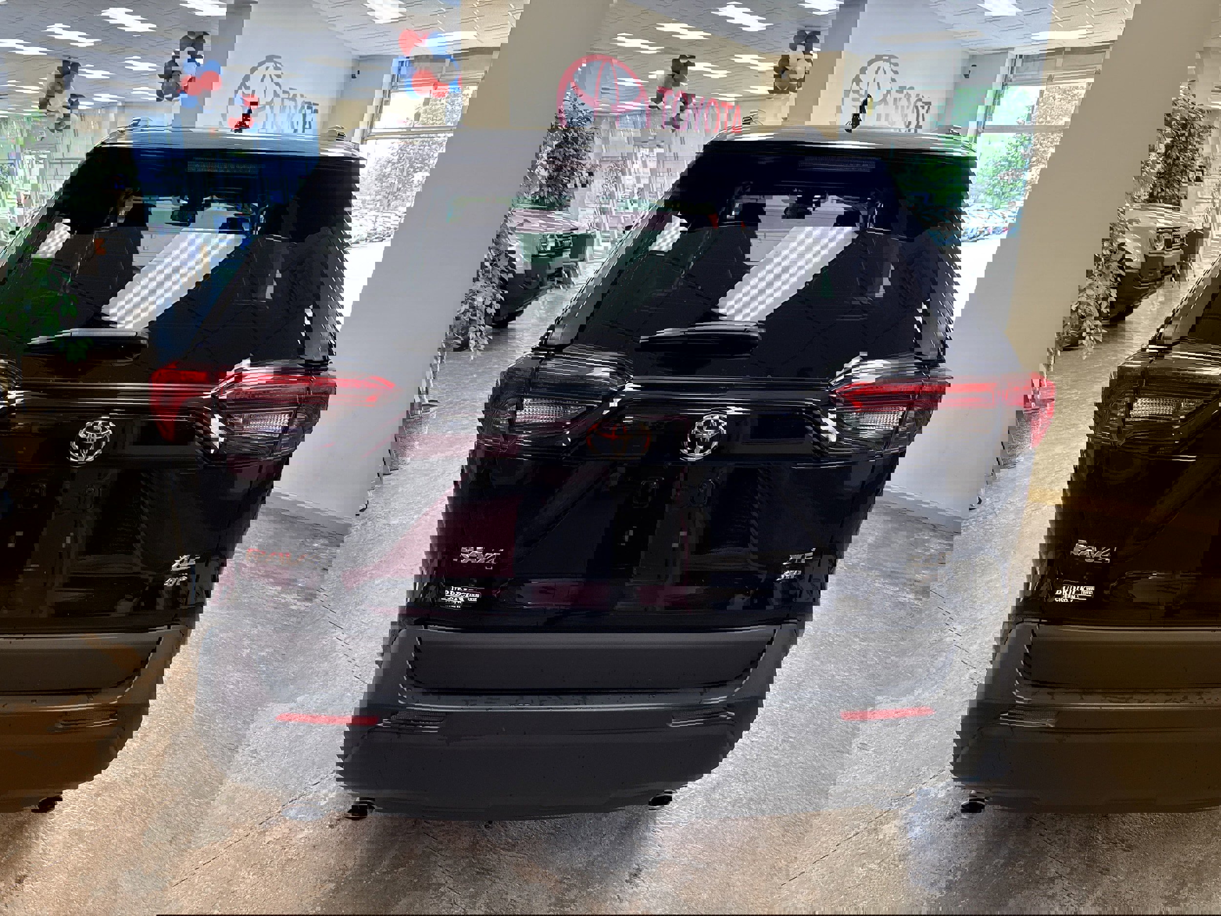 Used 2023 Toyota RAV4 XLE Premium image 9