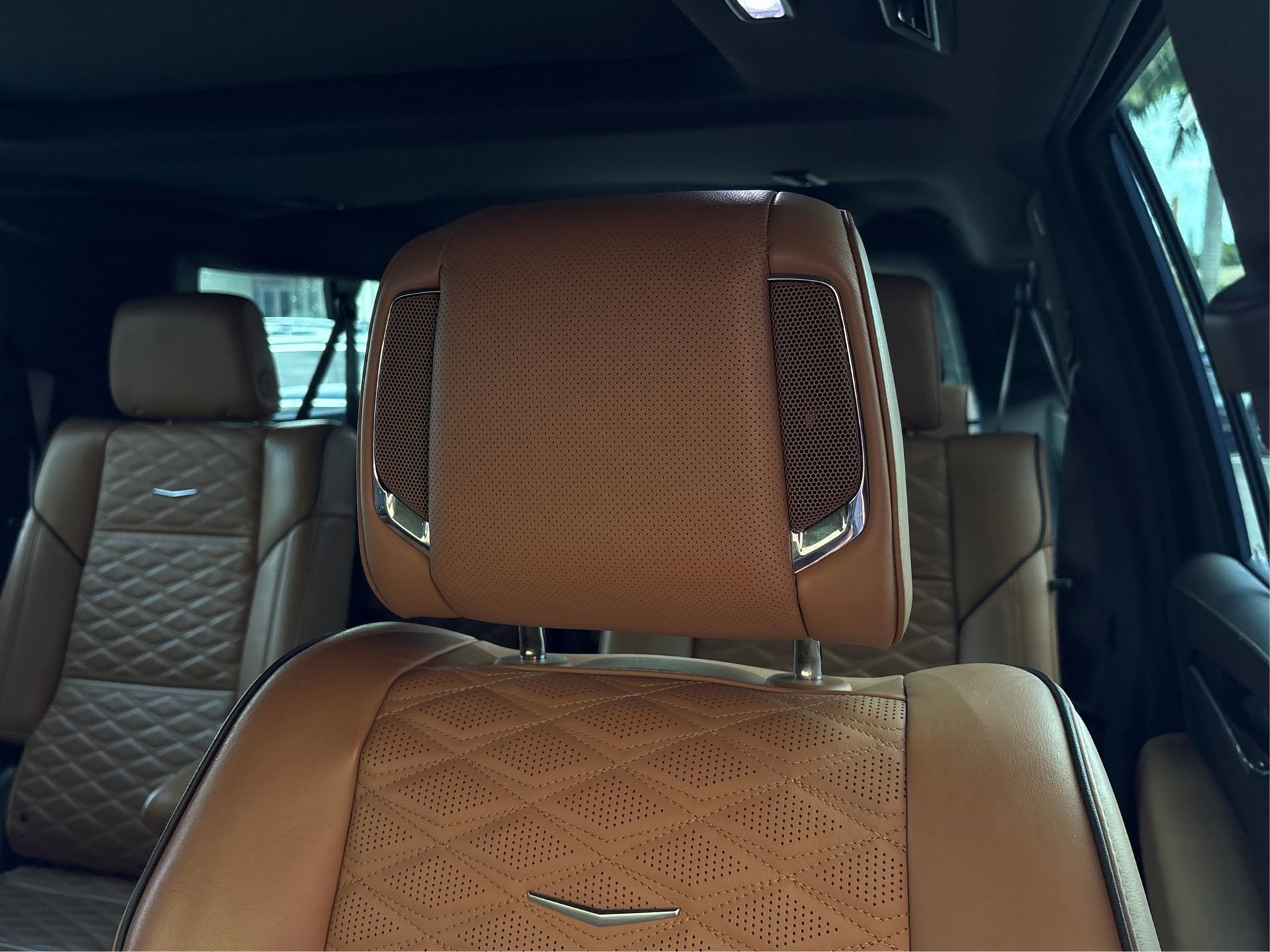 Used 2022 Cadillac Escalade ESV Premium Luxury image 30