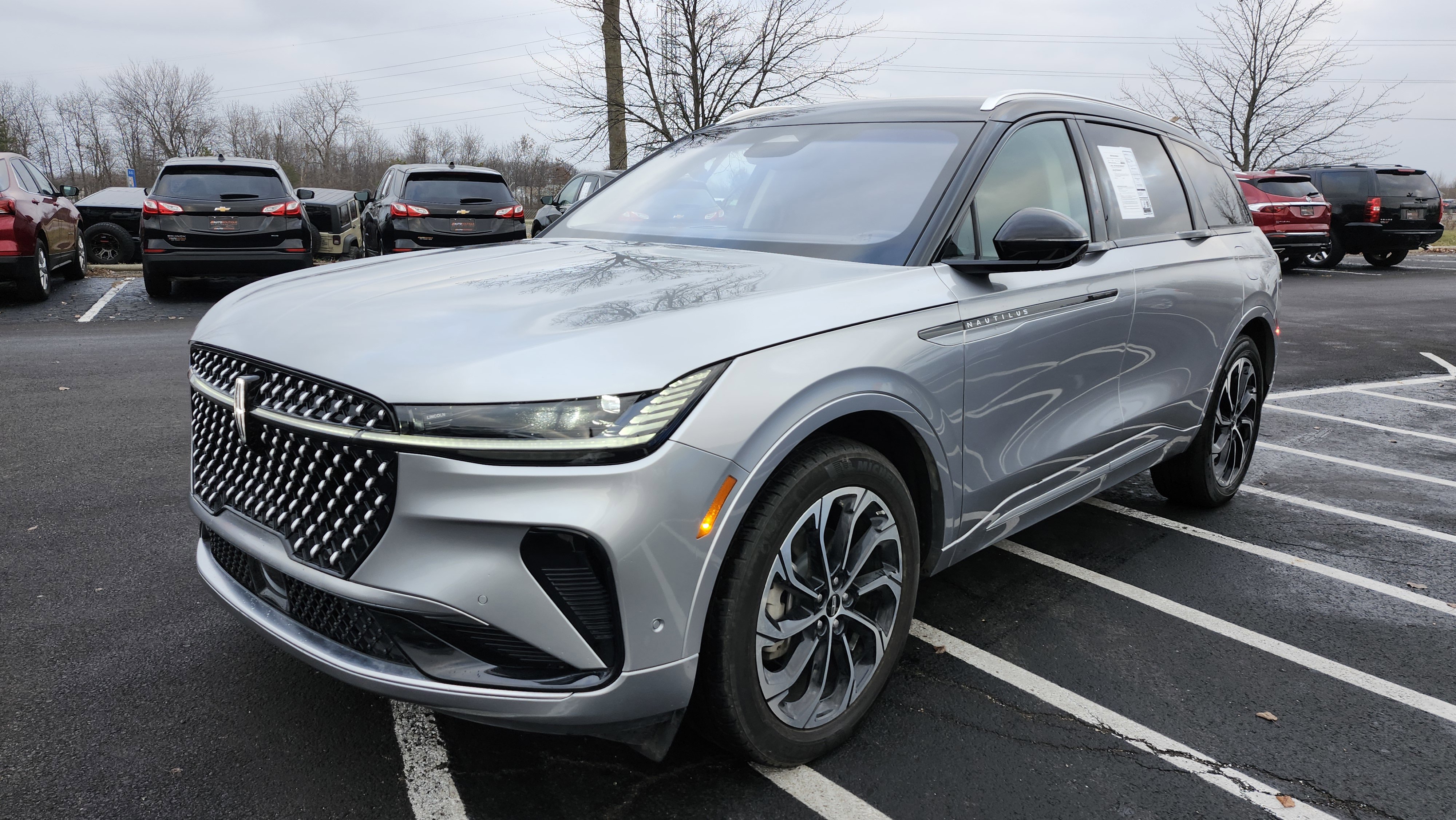 Used 2024 Lincoln Nautilus Reserve image 13