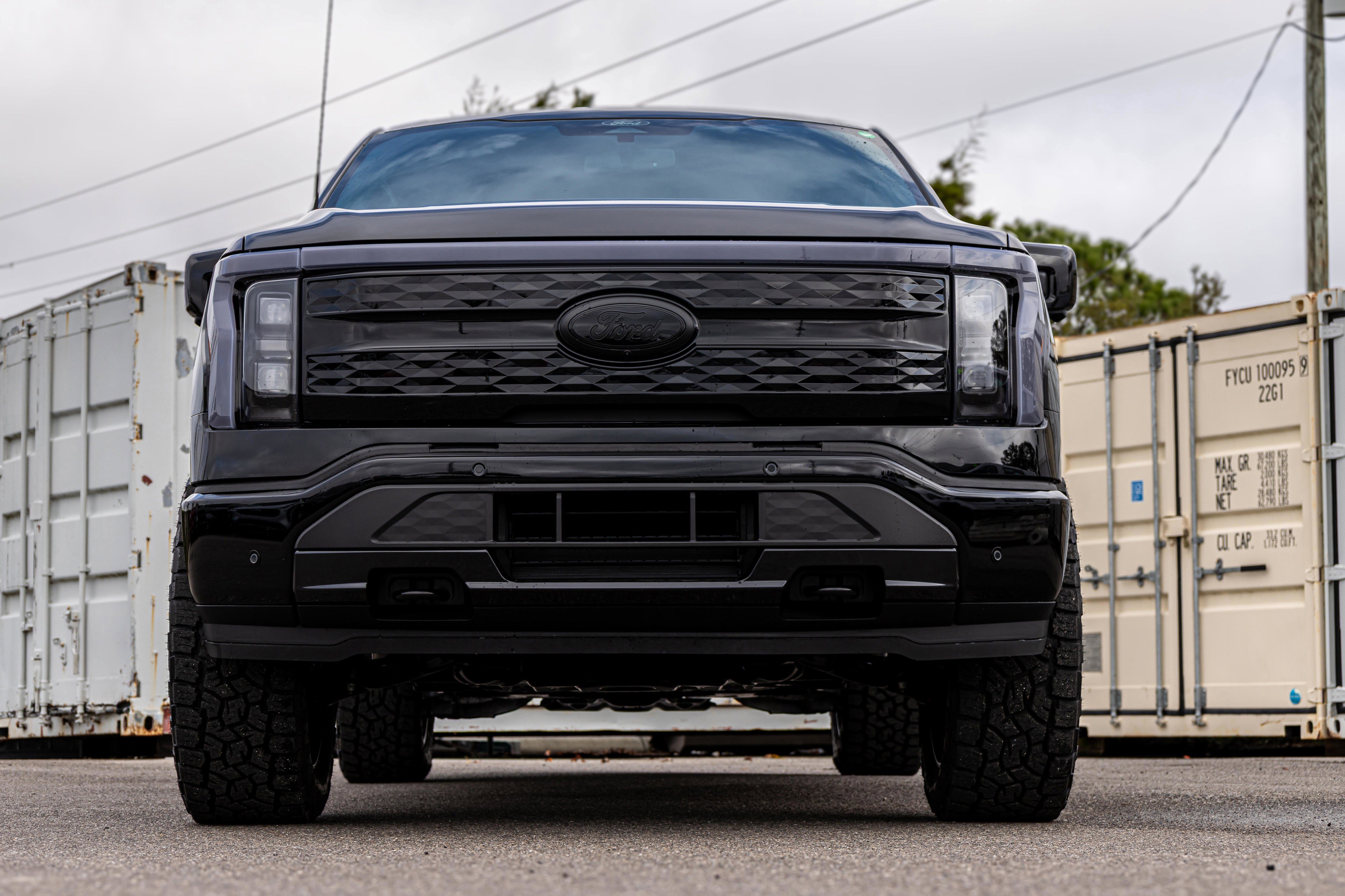 New 2025 Ford F150 Lightning Platinum image 9