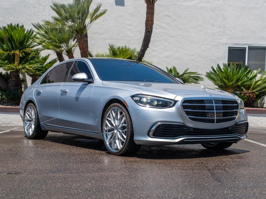 Used 2022 Mercedes-Benz S 580 4MATIC Sedan image 3