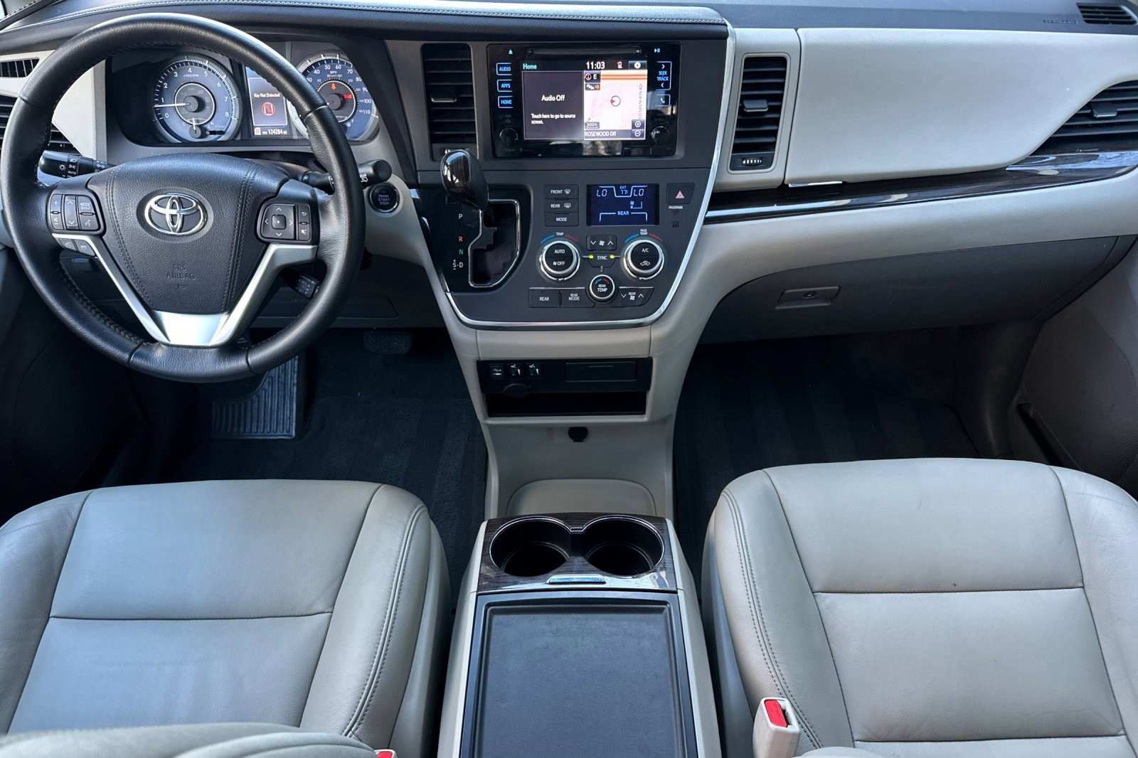 Used 2015 Toyota Sienna XLE w/ XLE Navigation Package image 16